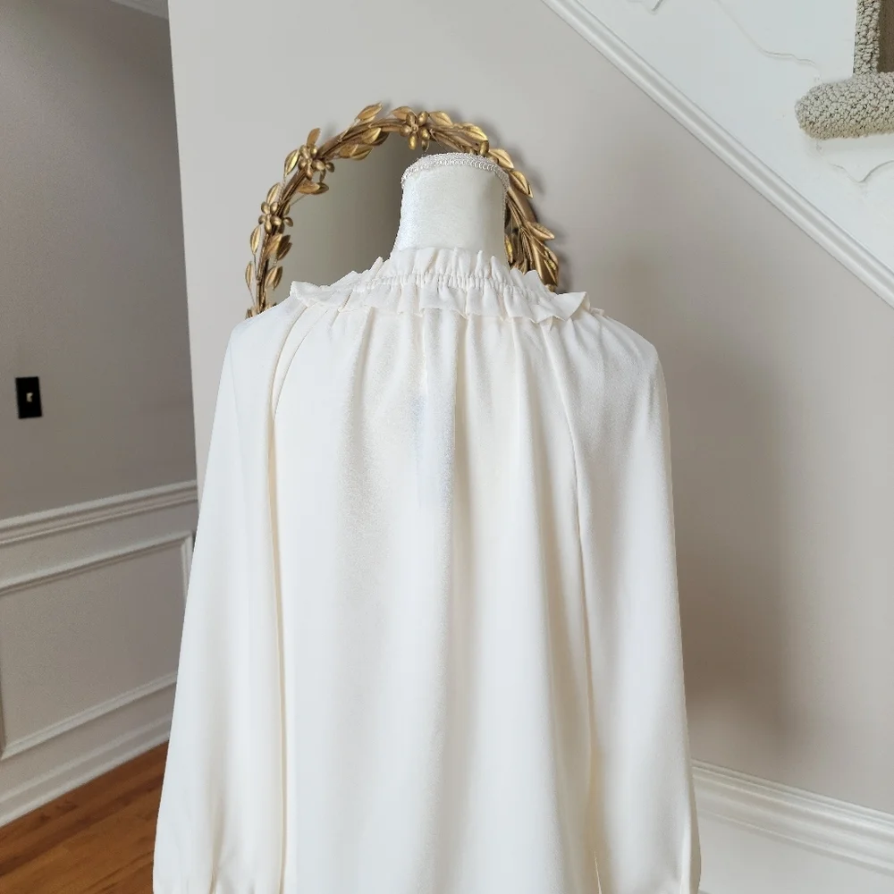 🆕 J Crew Drapey Ruffleneck Top Blouse Ivory small